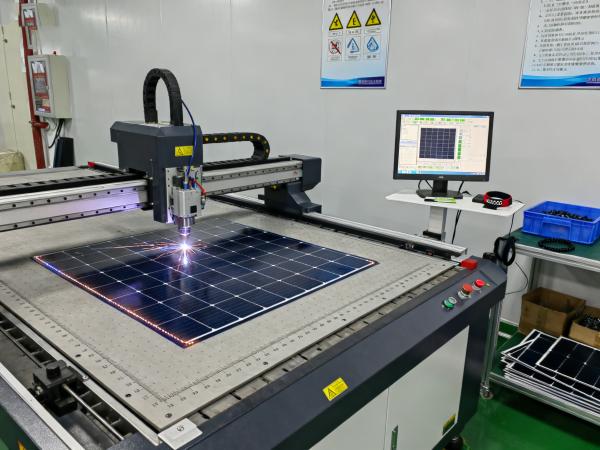 柔性太阳能板激光切割 (2).jpg 柔性太阳能板激光切割 (2).jpg
