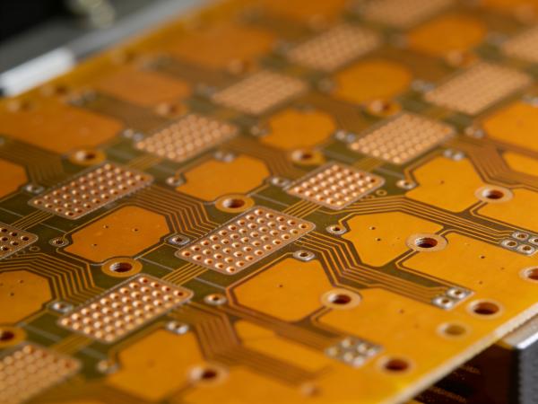 FPC紫外皮秒激光钻孔 (4).jpg FPC紫外皮秒激光钻孔 (4).jpg